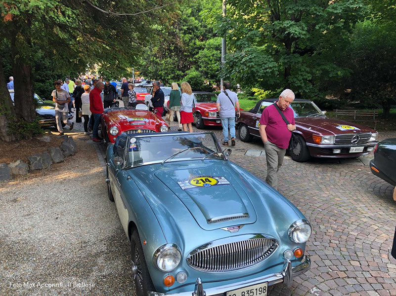 %_tempFileName21-AI-giardini-austin-healey-BJ8%